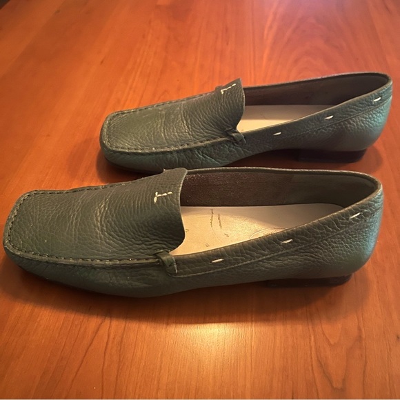 TALBOTS PEBBLED LEATHER GREEN SQUARE TOE DRIVING MOCCASINS / LOAFERS - Picture 2 of 6
